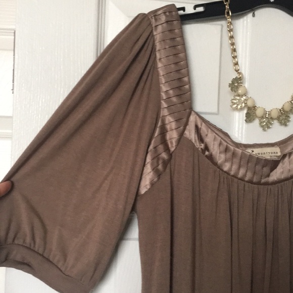 Forever 21 Tops - Forever 21 Taupe Square Neck Blouse